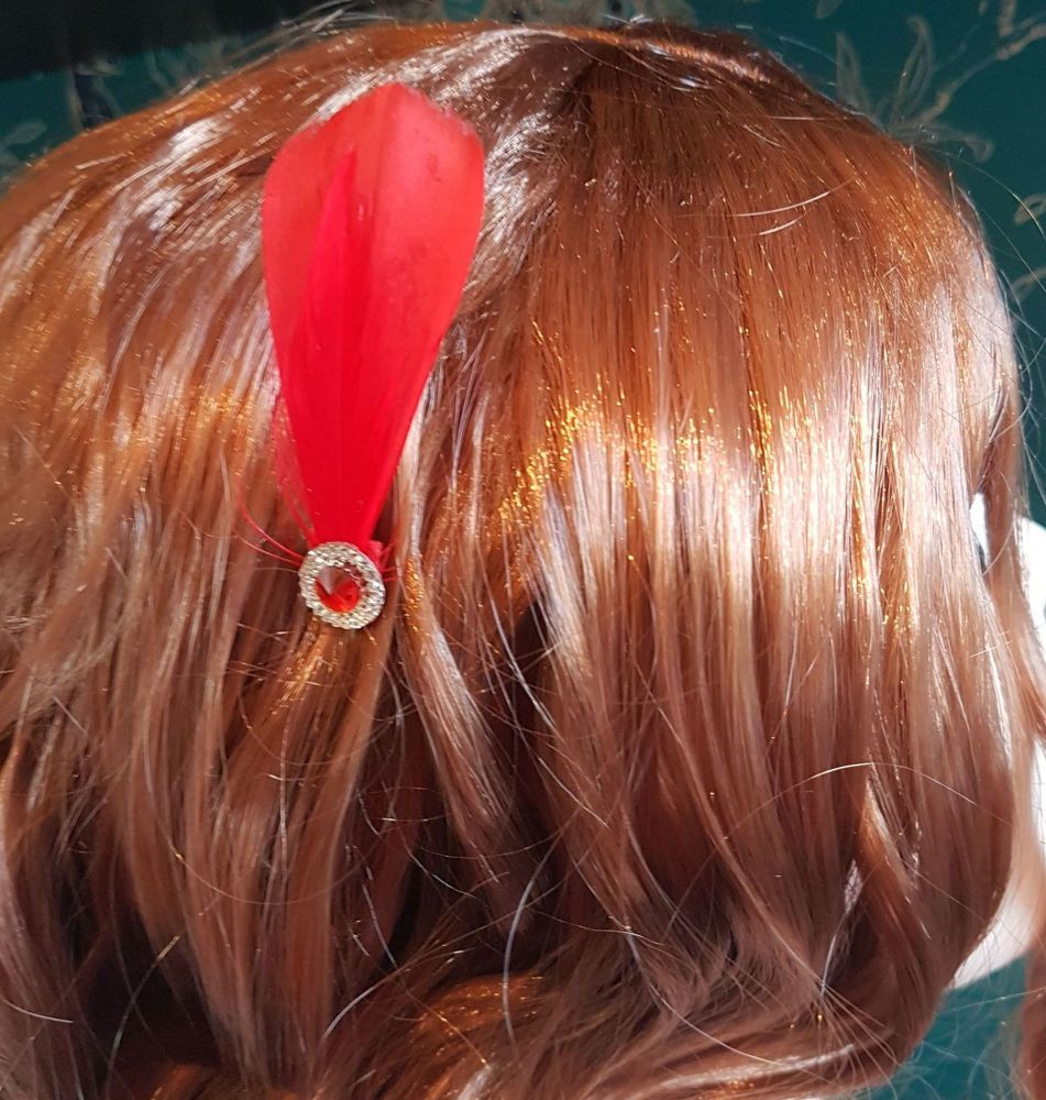 Red Feather Hair Grip 