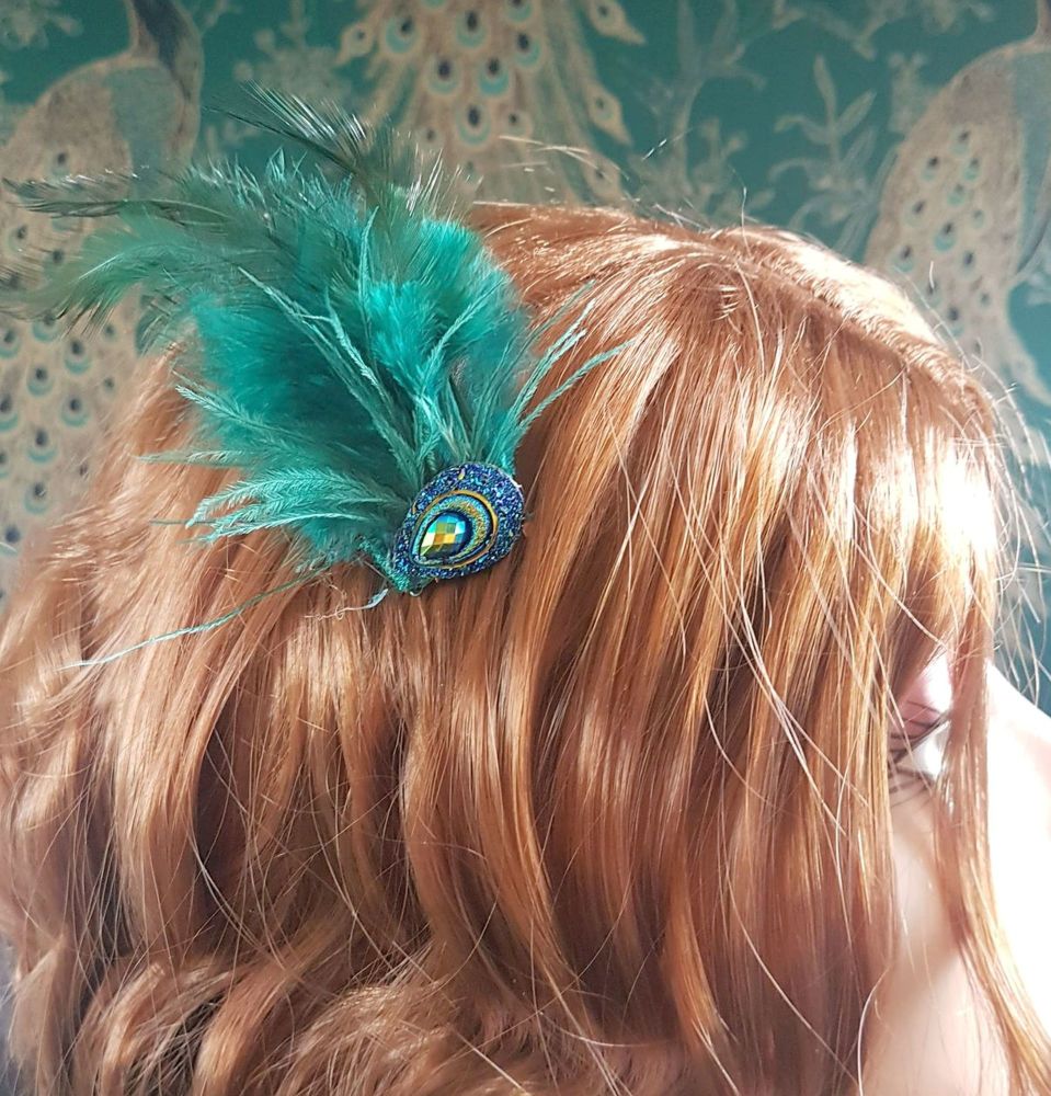 Dark Green Feather Hair Comb with Peacock Themed Gem