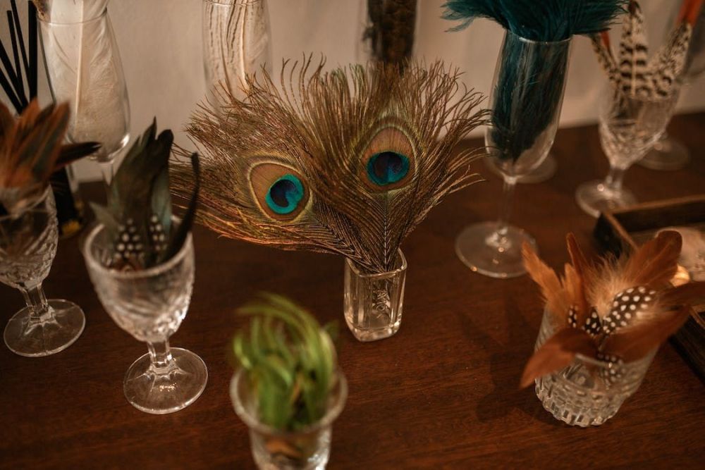 Feather table display