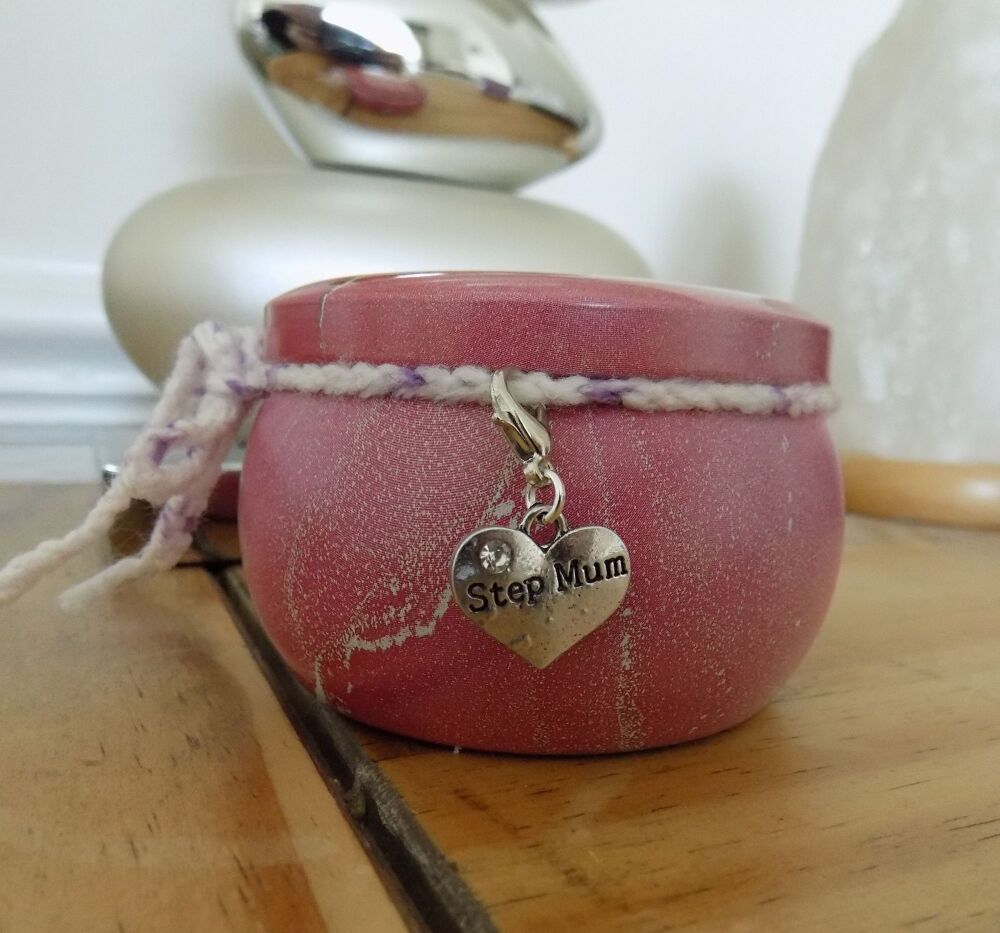 Step Mum Scented Candle Tin in Pretty Pink - Handmade with rhubarb and strawberry fragrances