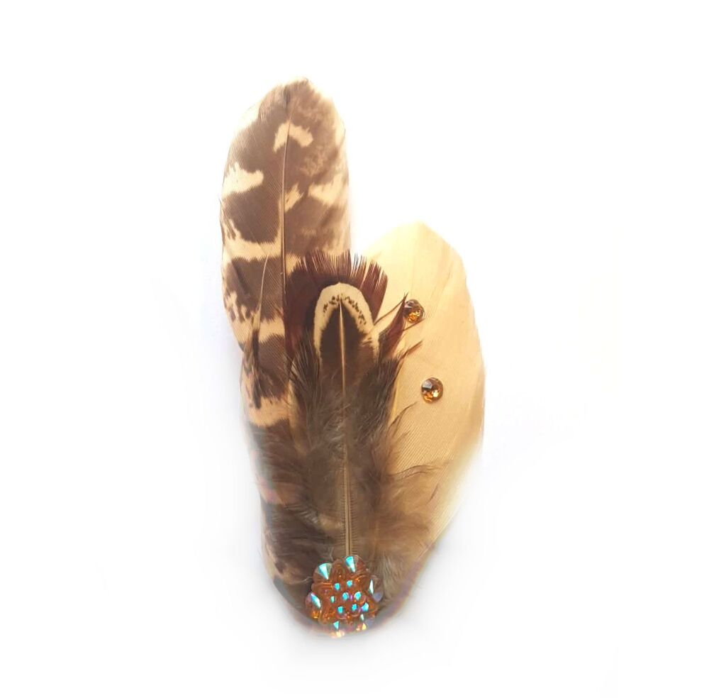 Natural Feather Clip &ndash; Buttonhole or Hat Accessory