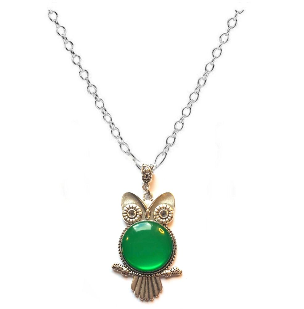 Glass Dome Owl Pendant &ndash; Silver Necklace with Green Glass Cabochon
