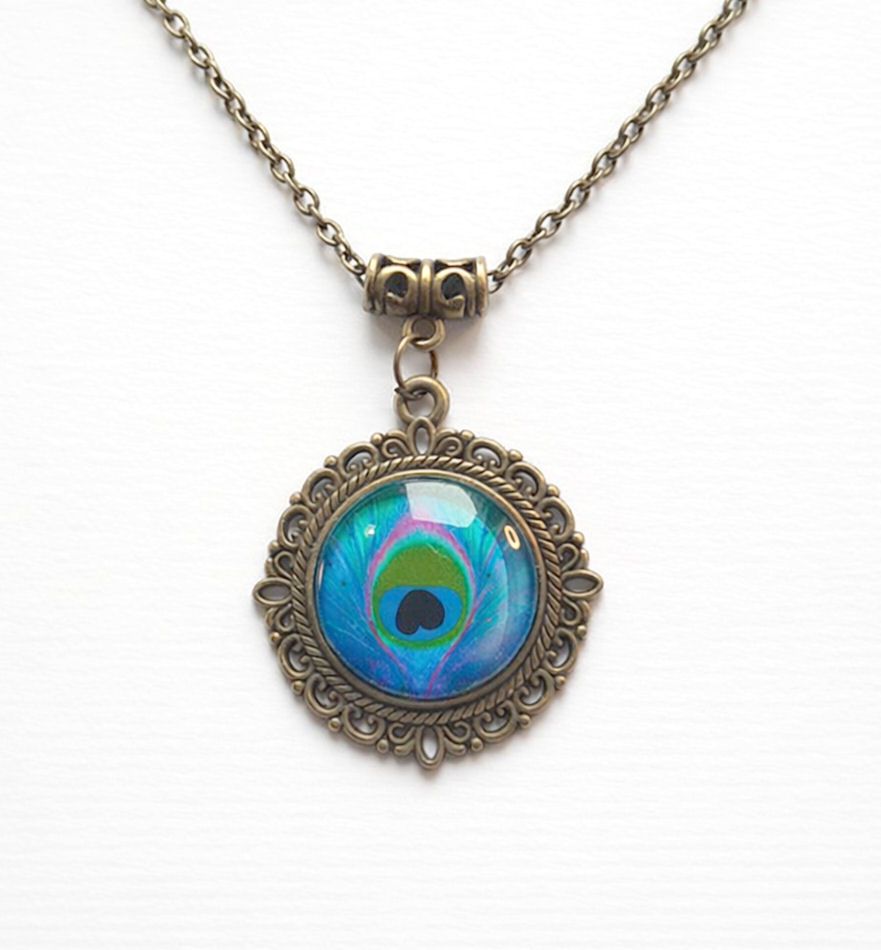 Peacock Eye Glass Cabochon Bronze Pendant Necklace