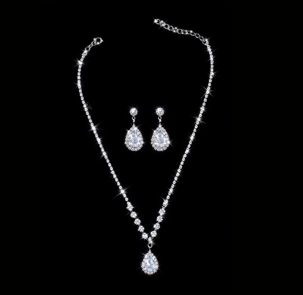 Dazzling Rhinestone Necklace and Earring Set &ndash; Elegant Teardrop Design