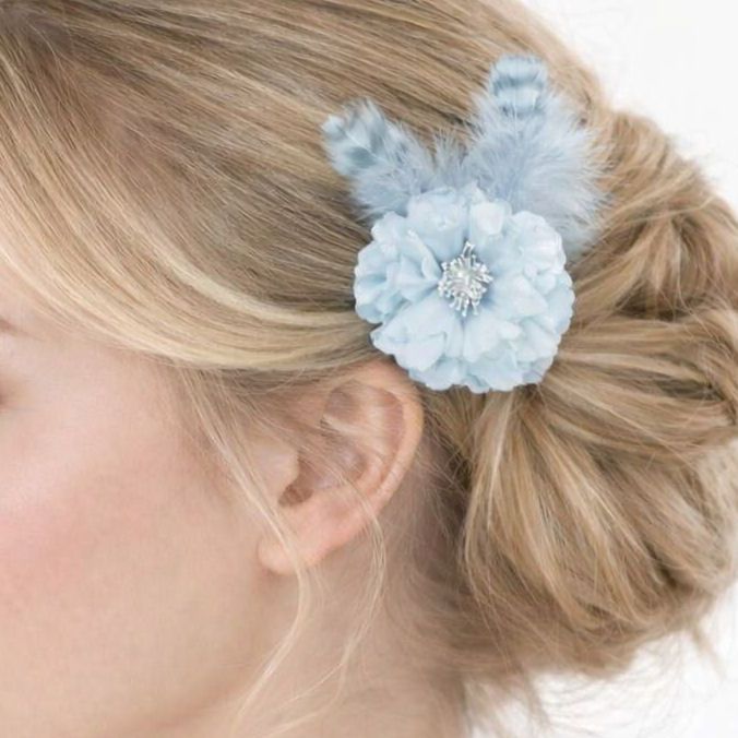 Light Blue Corsage&acirc;Style Feather Hair Clip with Decorative Striped Feathers