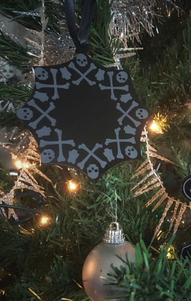 Christmas Decorations - Skull Crossbones (pair)