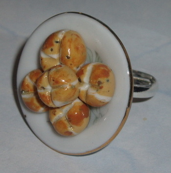 Hot Cross Buns Ring