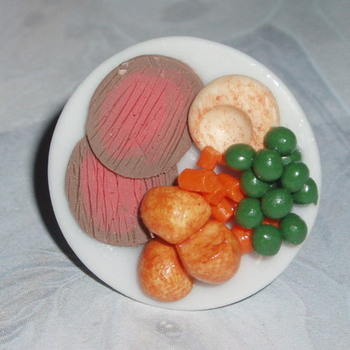 Roast Dinner Ring Beef Yorkshire Pudding Peas Carrots Katy Perry