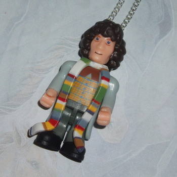 Doctor Who Figure Pendant 4th Tom Baker Sonic Scarf