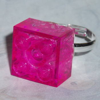 Lego Ring 2x2 Brick Transparent Clear Pink Swarovski Rare Geek