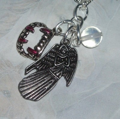 Dr Who Weeping Angel Pendant Necklace Fangs Charm