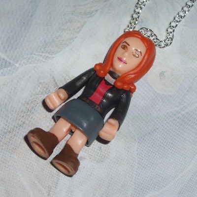 Dr Who Figure Pendant Amy Pond