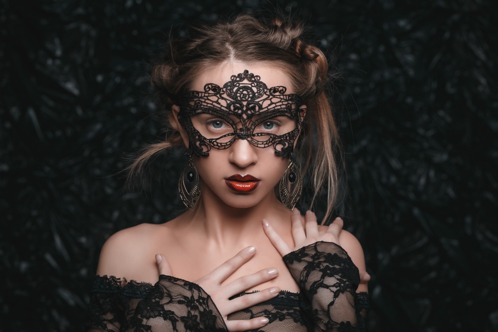 What to Wear to a Formal Masquerade Ball