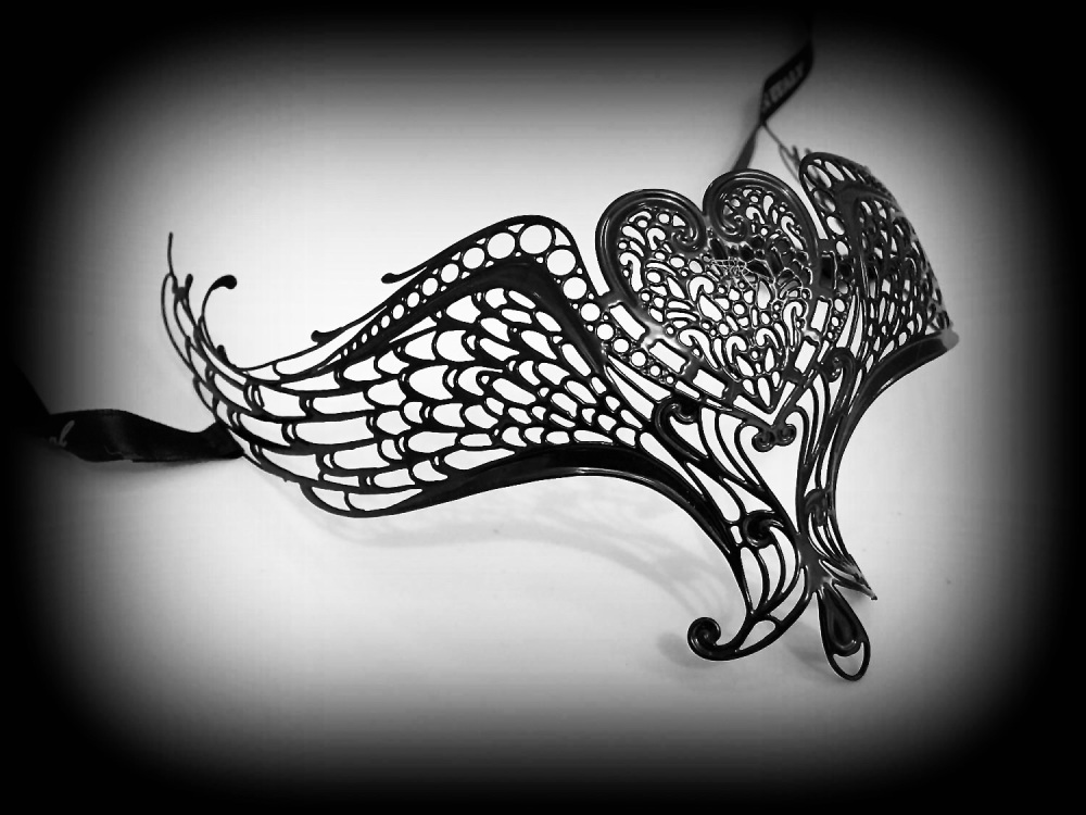 'Hearts Joined Forever' Filigree Lace Mask - Black