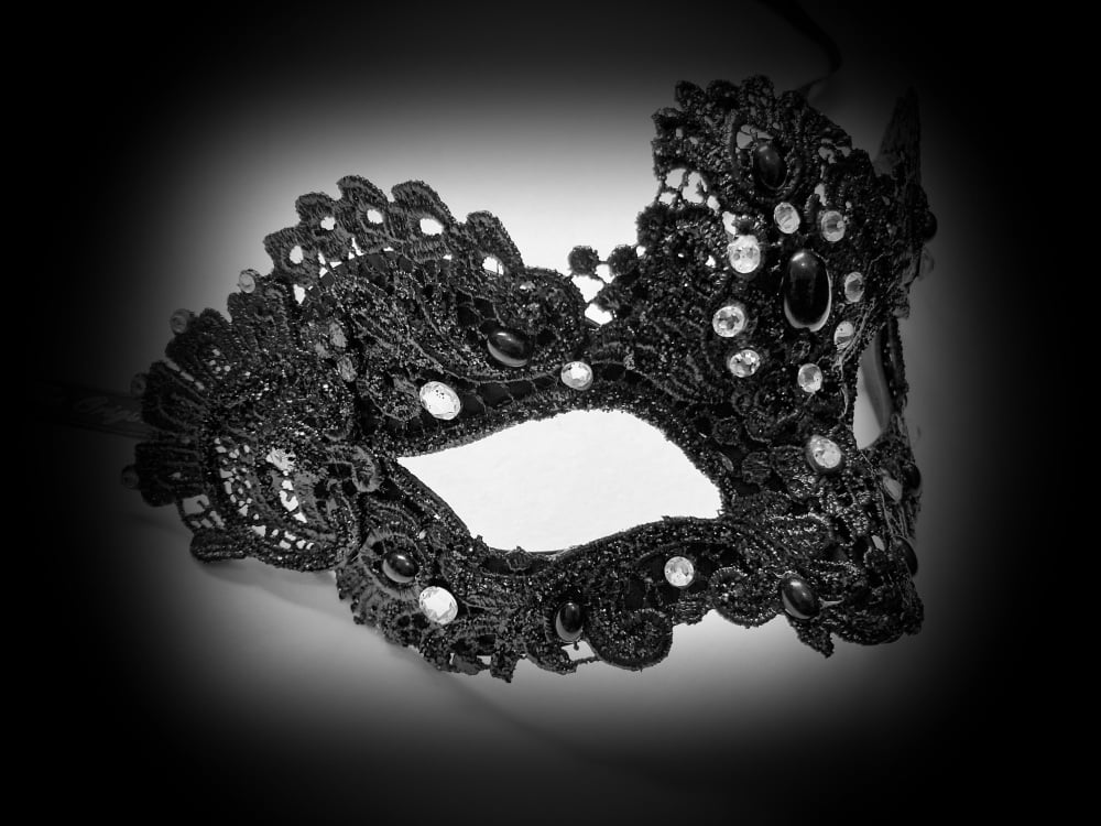 Murano Strass Venetian Masquerade Mask - Black
