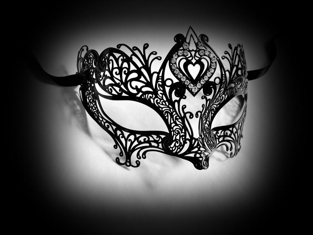 Amor Filigree Metal Mask