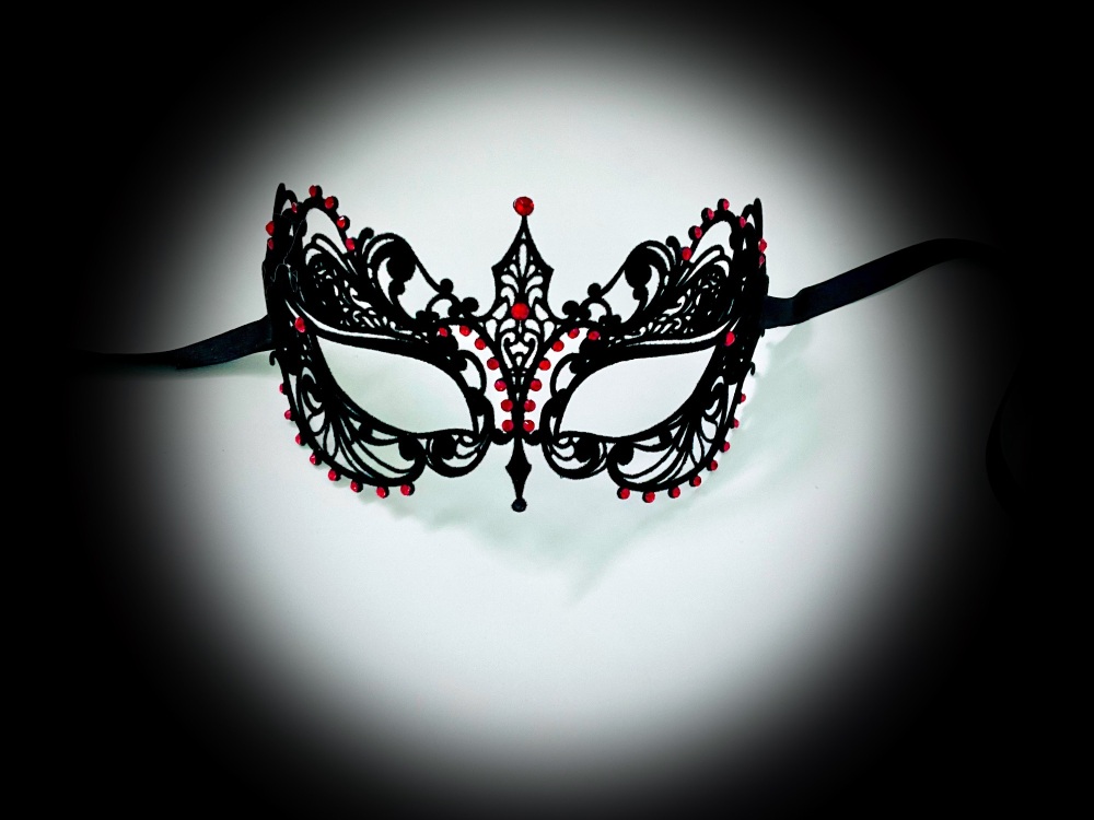 Berenice Vampire Filigree Mask