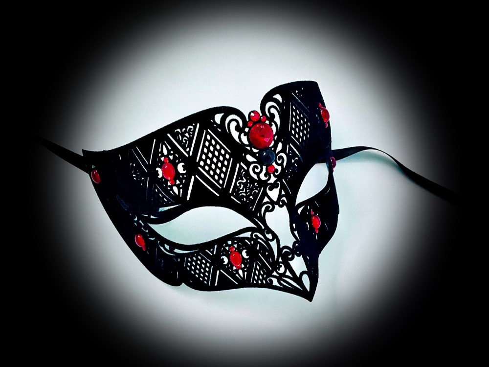 Spellbound Filigree Masquerade Mask - Swarovski Edition