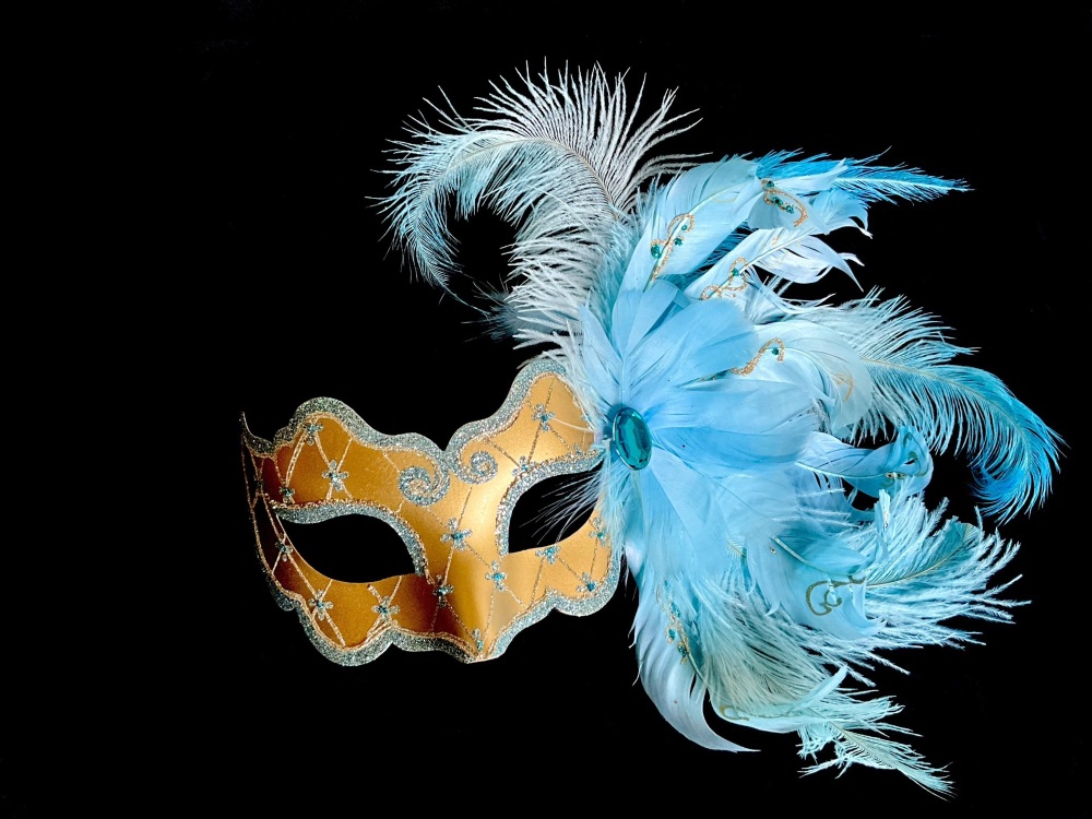 Occhi Feather Masquerade Mask - Sky Blue