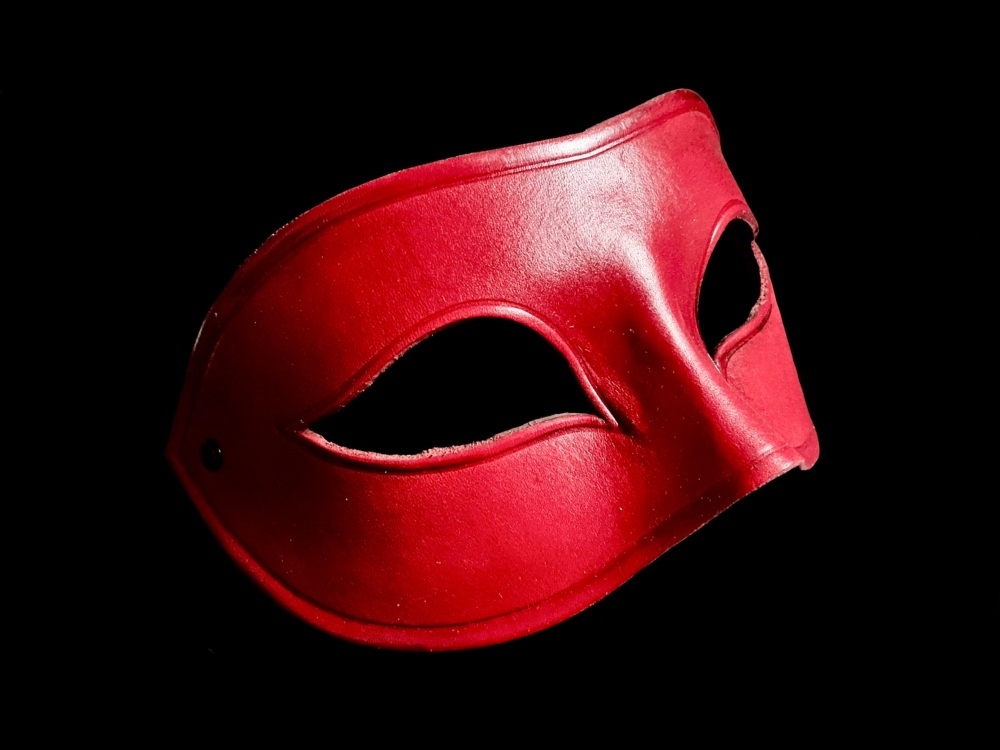 Cuoio Leather Mask - Antique Red