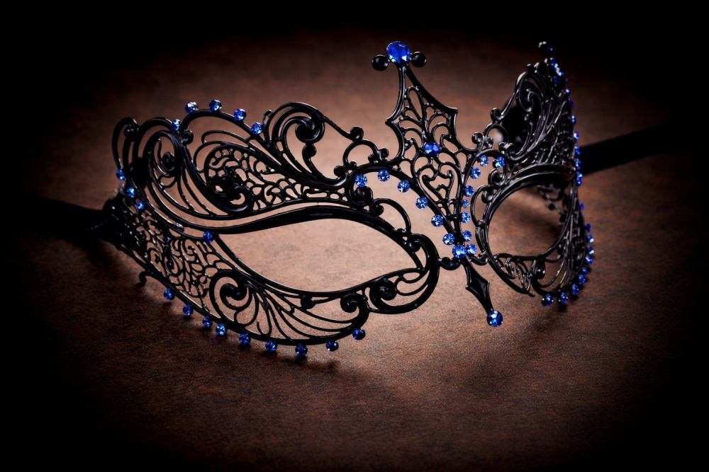 Berenice Lux Filigree Mask - Blue Passion Edition