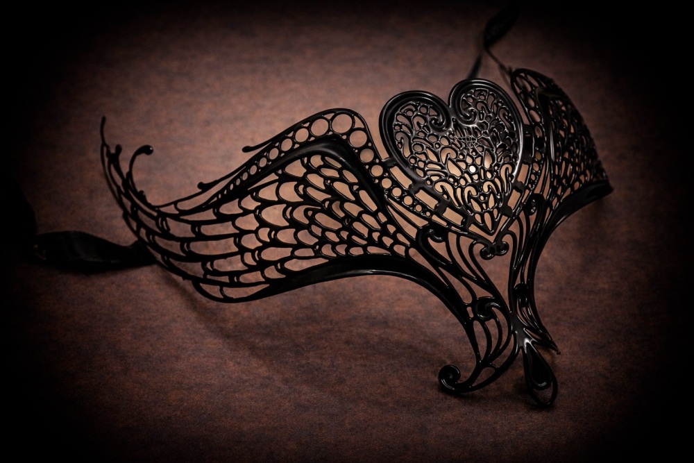 'Hearts Joined Forever' Filigree Lace Mask - Black