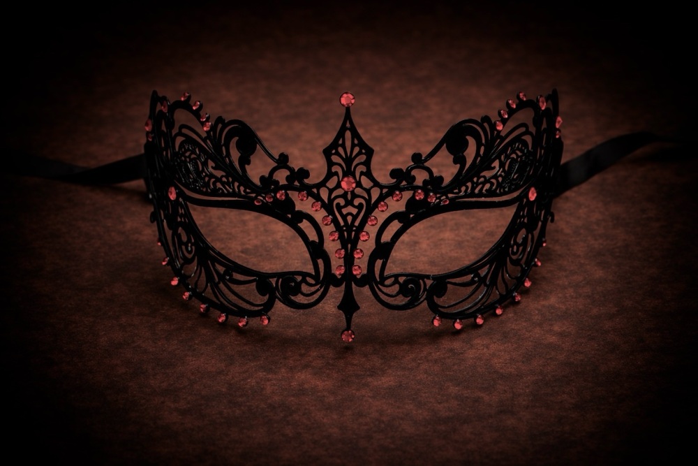 Berenice Vampire Filigree Mask