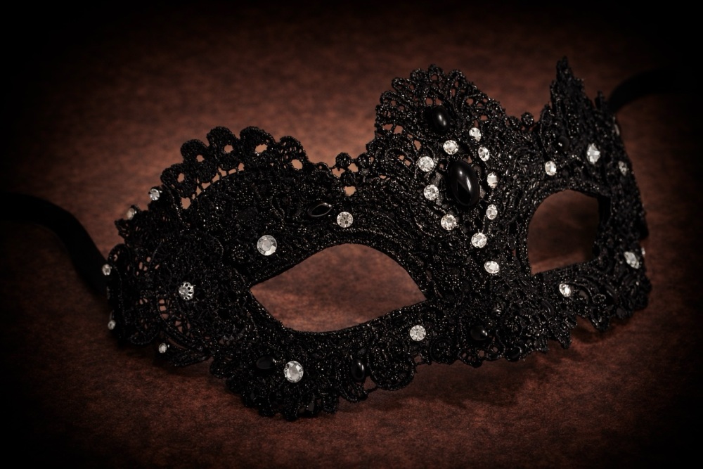 Murano Strass Venetian Masquerade Mask - Black
