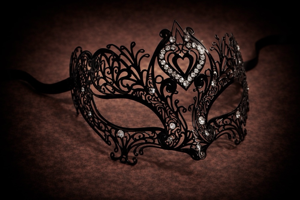 Amor Filigree Metal Mask