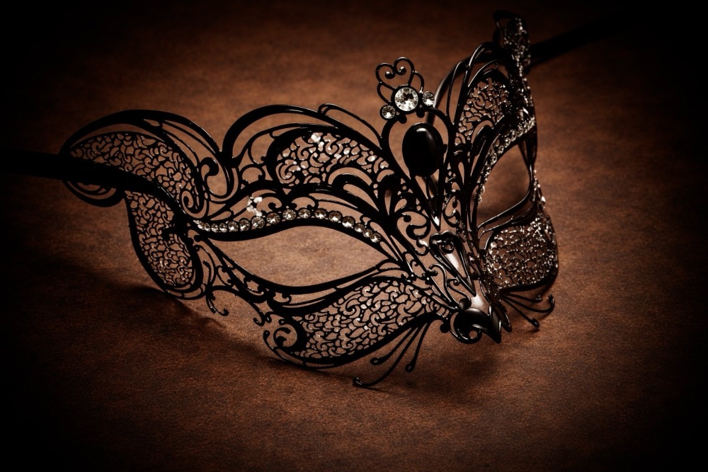 Asia Strass Filigree Mask - Black
