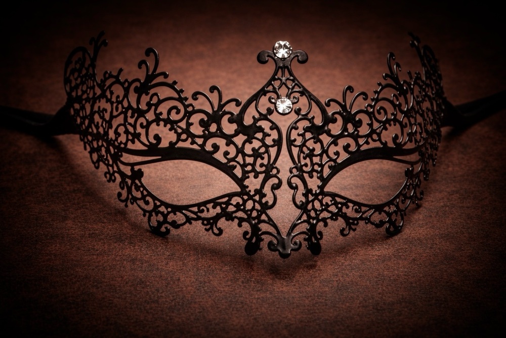 Ricciolo Black Filigree Mask - Swarovski Edition