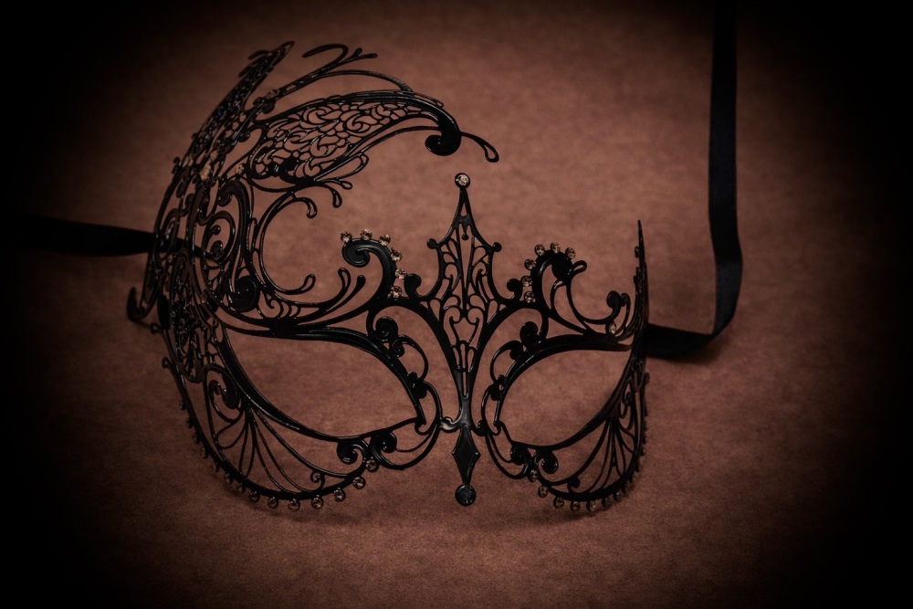 Karina Filigree Mask