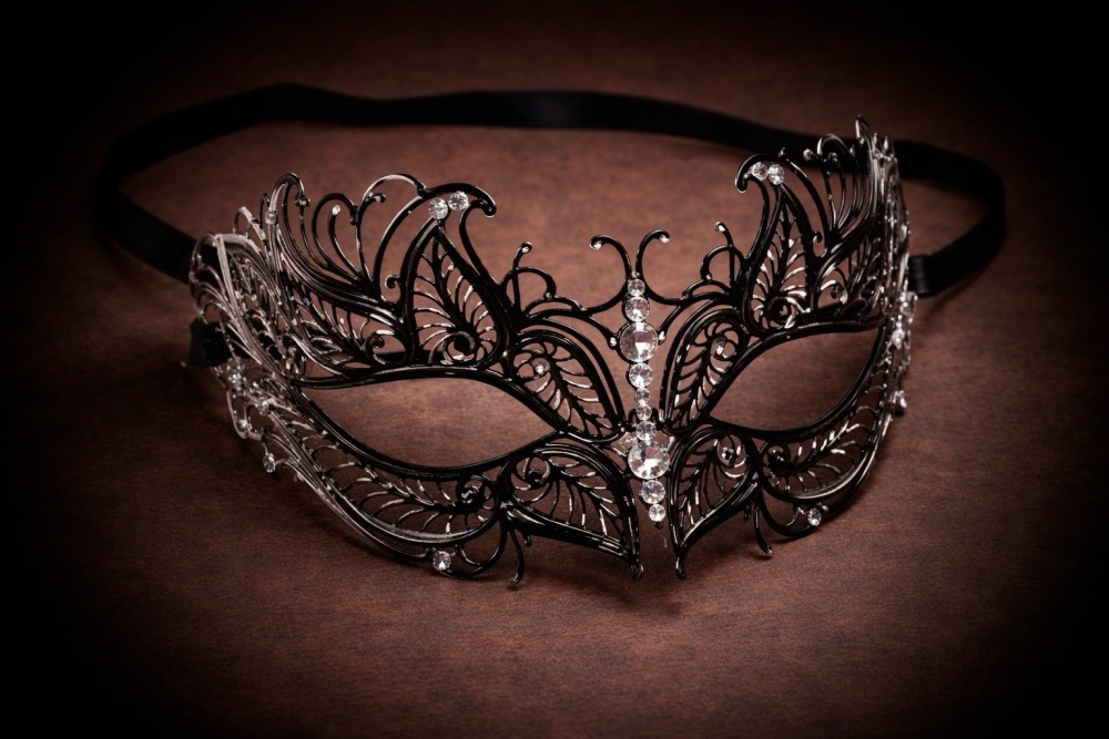 Petalo Filigree Mask
