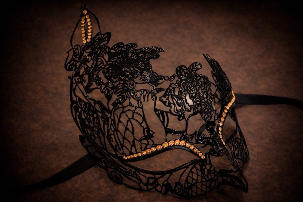 Mireille Filigree Mask - Black And Gold