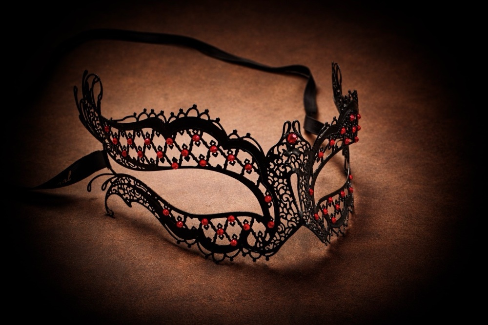 Mon Amour Filigree Mask Red Lust Edition - Vampire Diaries