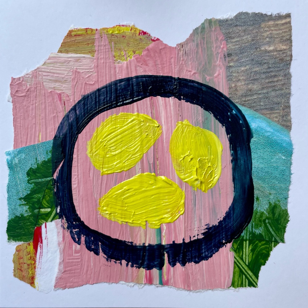 LEMONS ON A PLATE