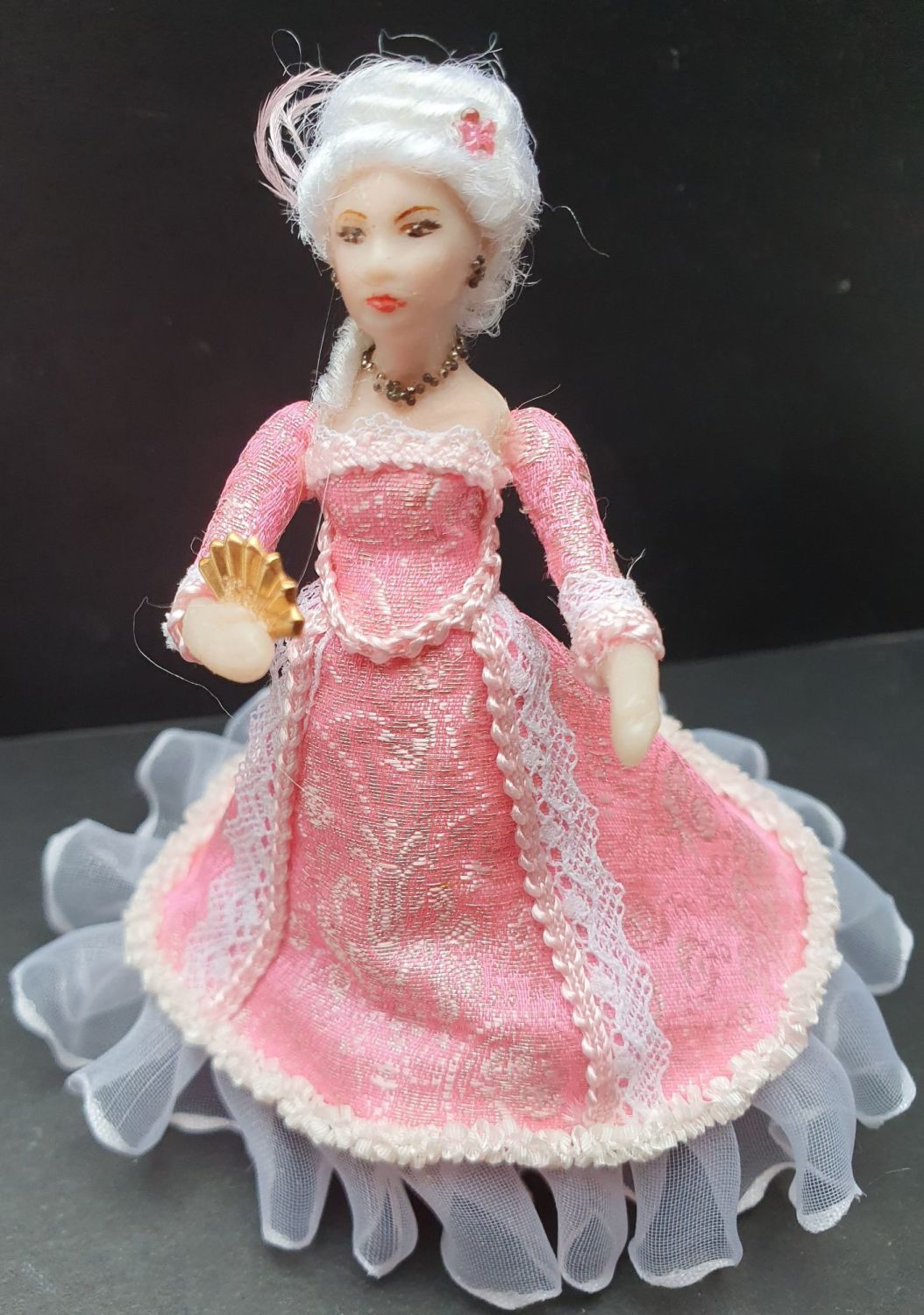 Slightly larger than 1/24th scale Georgian lady