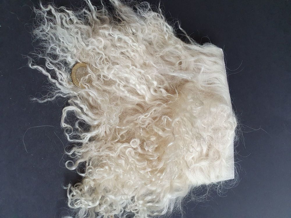 White lambs wool for wigging (smaller piece) 2