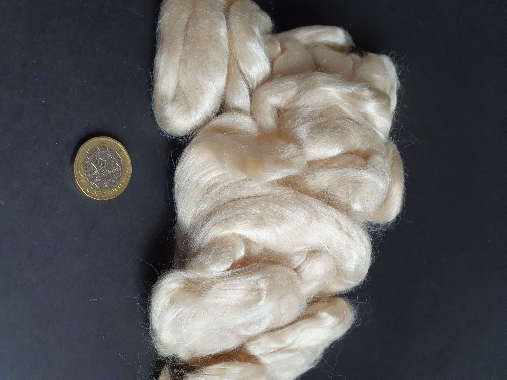Tussah Silk for wigging white/pale blonde