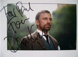 Daniel Craig autograph (hand-signed photograph, dedicated)