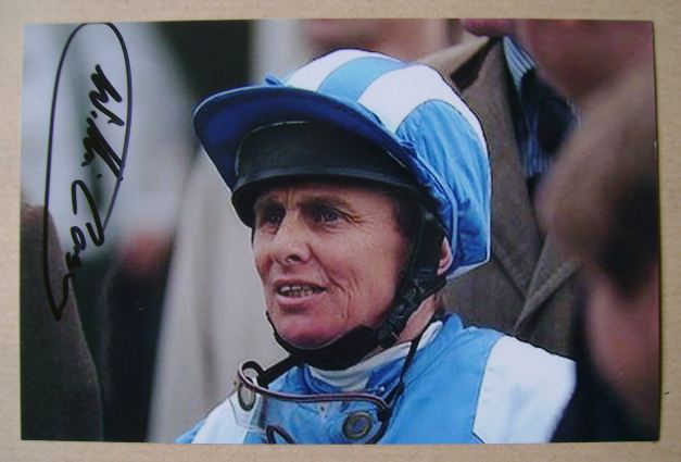 Willie Carson autograph (hand-signed photograph)