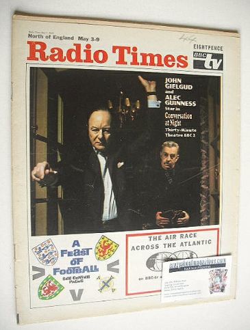 <!--1969-05-03-->Radio Times magazine - John Gielgud and Alec Guinness cove