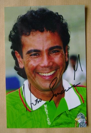 Hugo Sanchez autograph