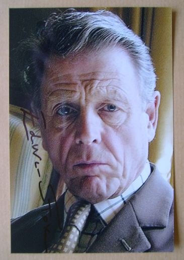 Edward Fox autograph (hand-signed photograph)