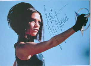 Victoria beckham outlet signature