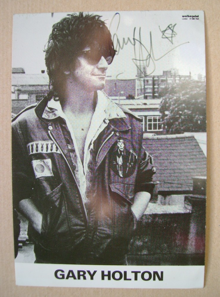 Gary Holton autograph (hand-signed photograph)