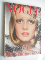 <!--1972-09-01-->British Vogue - 1 September 1972 - Twiggy cover