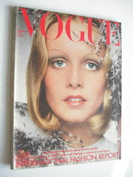 British Vogue - 1 September 1972 - Twiggy cover