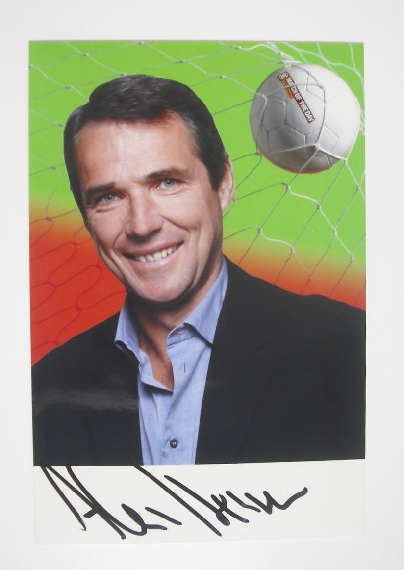 Alan Hansen autograph (hand-signed photograph)
