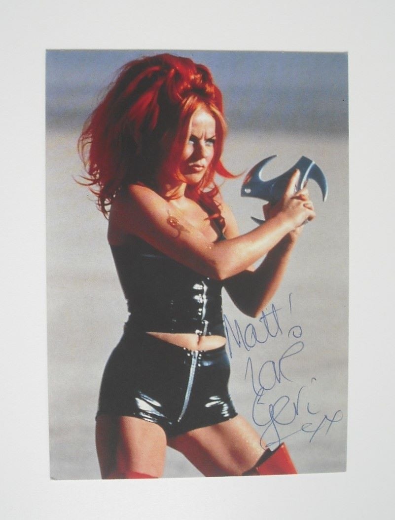Geri Halliwell autograph (hand-signed photograph)